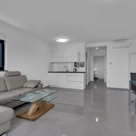Adria Apartment *