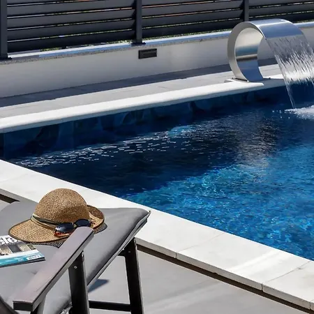 Adria Apartment *