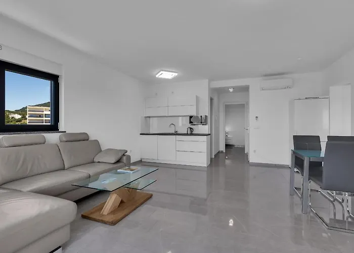 Adria Apartman *