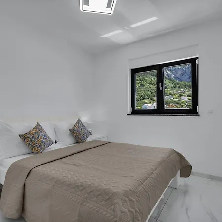 Adria * מאקרסקה