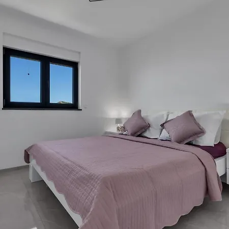 Adria מאקרסקה