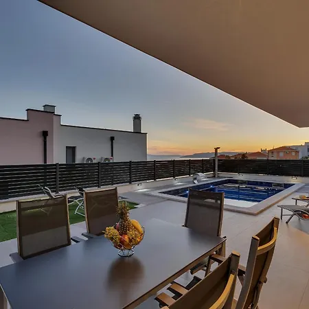 Adria מאקרסקה