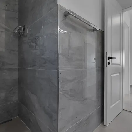 Adria * מאקרסקה