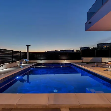 Adria מאקרסקה