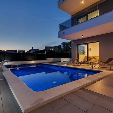 Adria * מאקרסקה